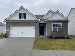 5058 Hunters Village Dr, Lebanon, TN 37087