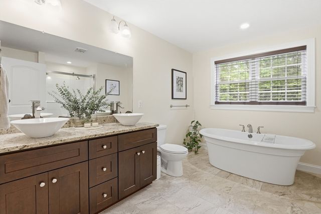 4 Murray Hill Circle, Wilmington, MA 01887