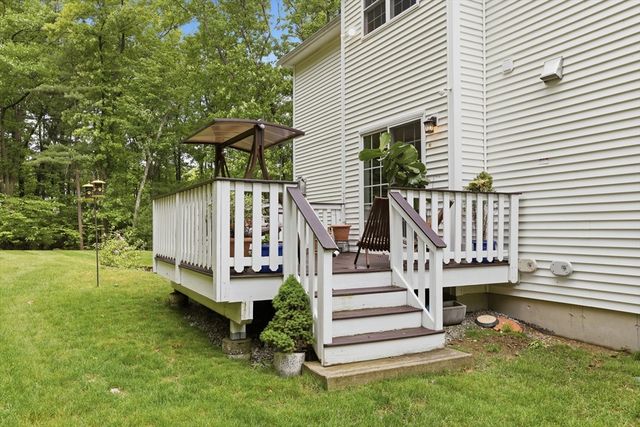4 Murray Hill Circle, Wilmington, MA 01887