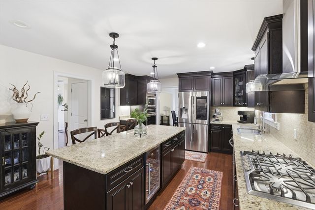 4 Murray Hill Circle, Wilmington, MA 01887