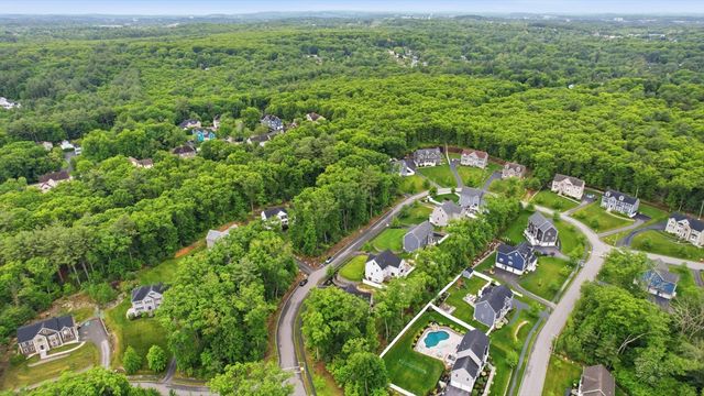 4 Murray Hill Circle, Wilmington, MA 01887