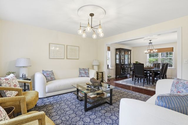 4 Murray Hill Circle, Wilmington, MA 01887