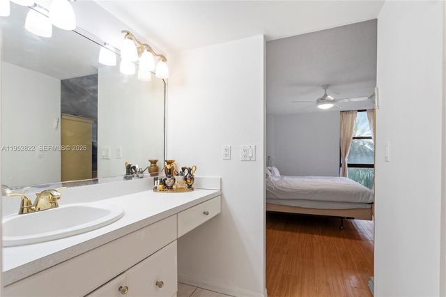 20379 W Country Club Dr 532, Aventura, FL 33180