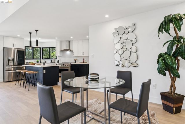 2090 WRENN ST., Oakland, CA 94602