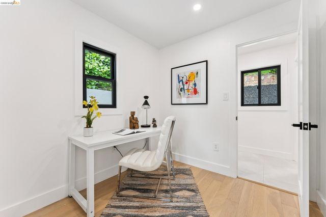 2090 WRENN ST., Oakland, CA 94602