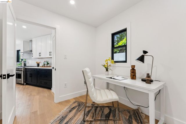 2090 WRENN ST., Oakland, CA 94602