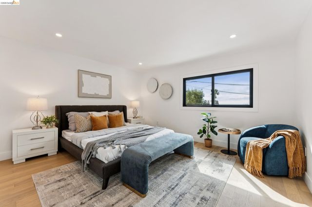 2090 WRENN ST., Oakland, CA 94602