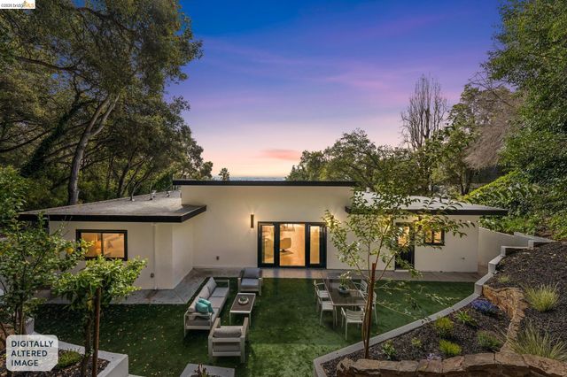 2090 WRENN ST., Oakland, CA 94602