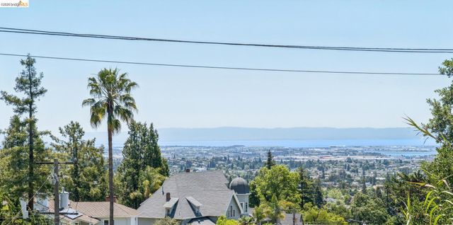 2090 WRENN ST., Oakland, CA 94602