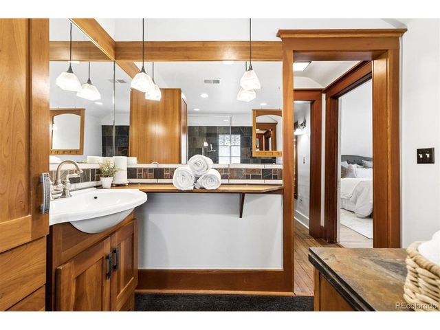 736 York St, Denver, CO 80206