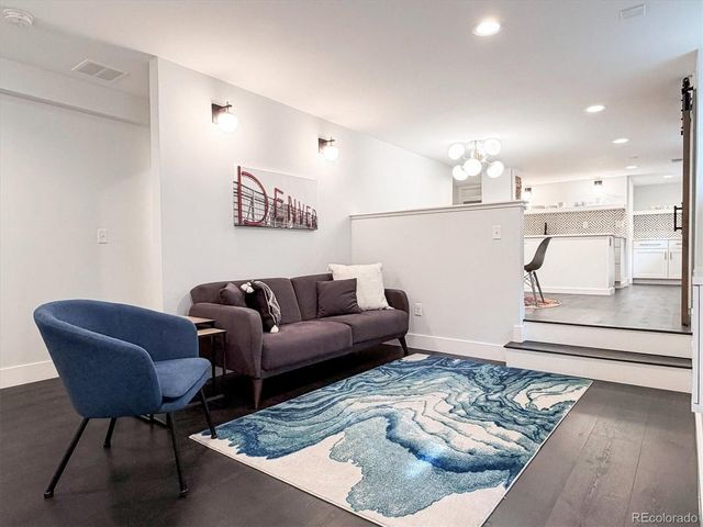 736 York St, Denver, CO 80206