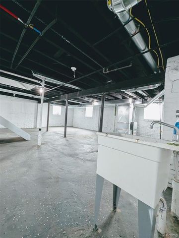 6077 Vermont Street, Detroit, MI 48208