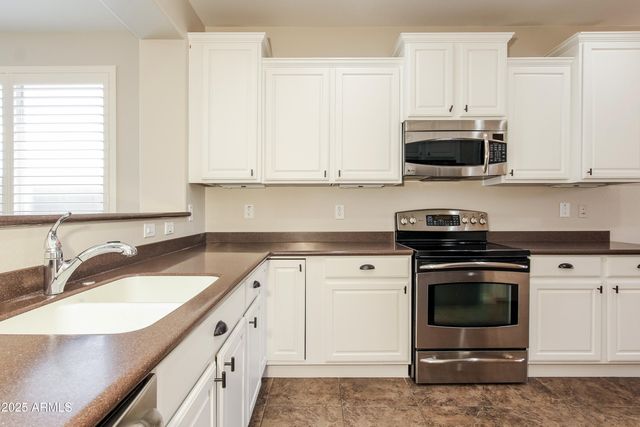 718 W TWIN PEAKS Parkway, San Tan Valley, AZ 85143