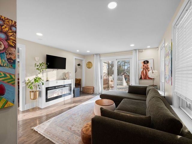 17 Preston St, Wakefield, MA 01880