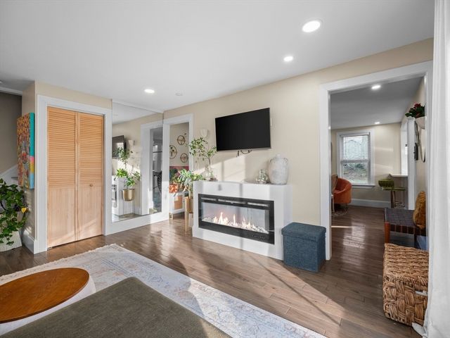 17 Preston St, Wakefield, MA 01880