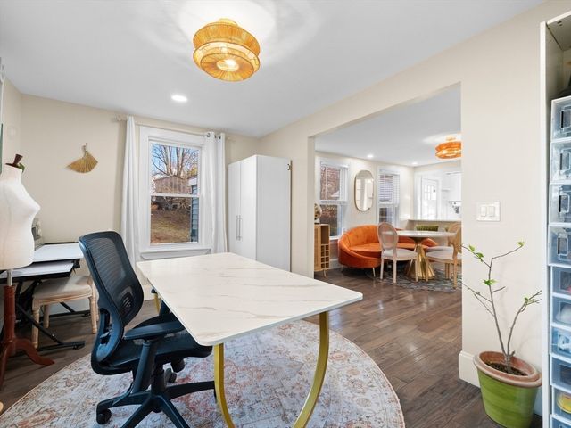 17 Preston St, Wakefield, MA 01880