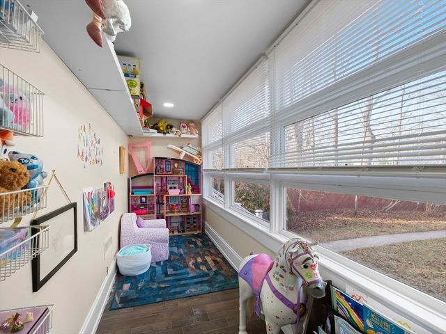 17 Preston St, Wakefield, MA 01880