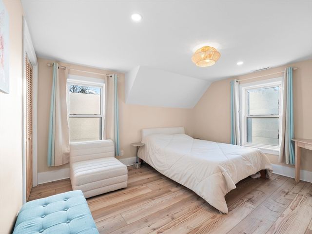 17 Preston St, Wakefield, MA 01880