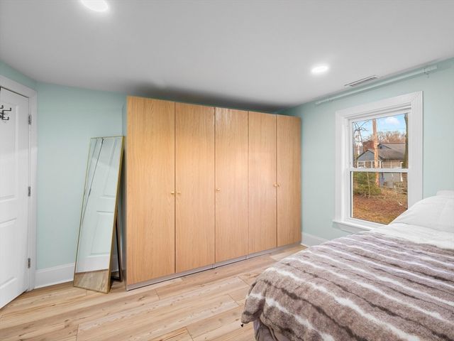 17 Preston St, Wakefield, MA 01880