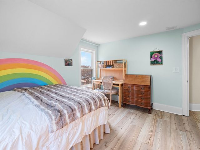 17 Preston St, Wakefield, MA 01880