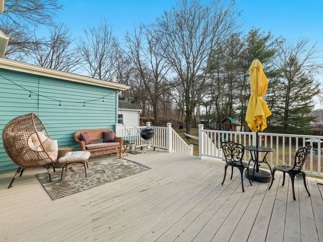 17 Preston St, Wakefield, MA 01880