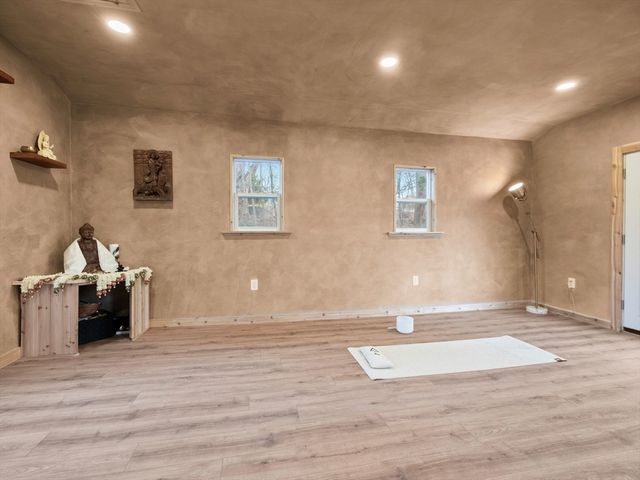 17 Preston St, Wakefield, MA 01880