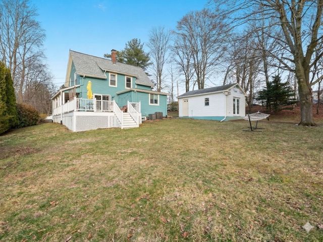 17 Preston St, Wakefield, MA 01880