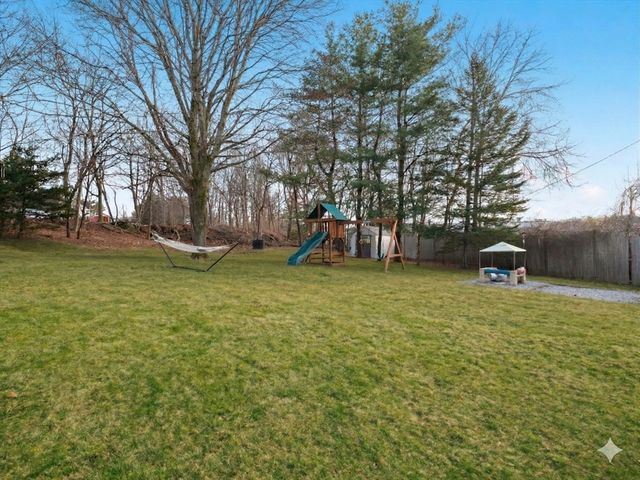 17 Preston St, Wakefield, MA 01880