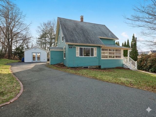 17 Preston St, Wakefield, MA 01880