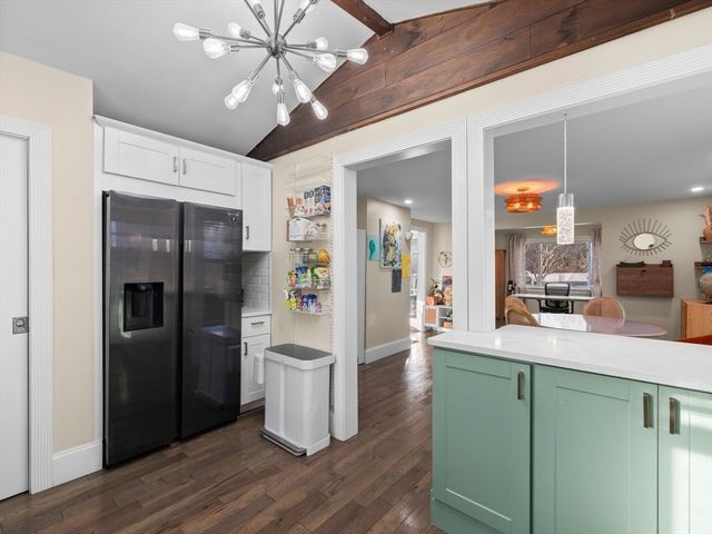 17 Preston St, Wakefield, MA 01880