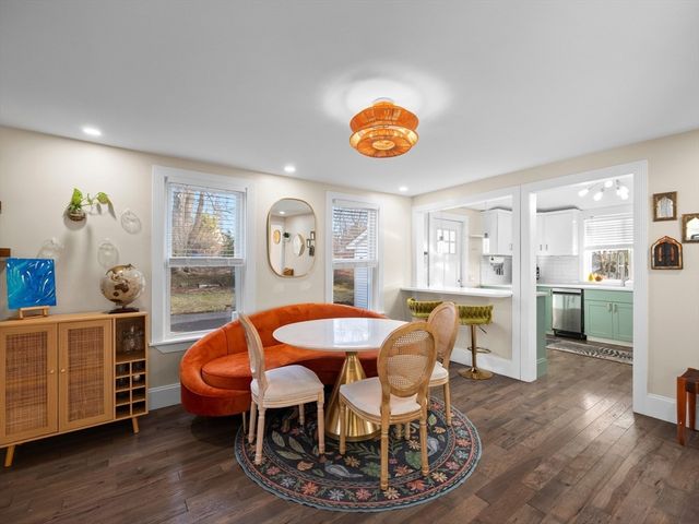 17 Preston St, Wakefield, MA 01880