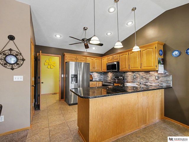 21984 Bobwhite Avenue, Gretna, NE 68028