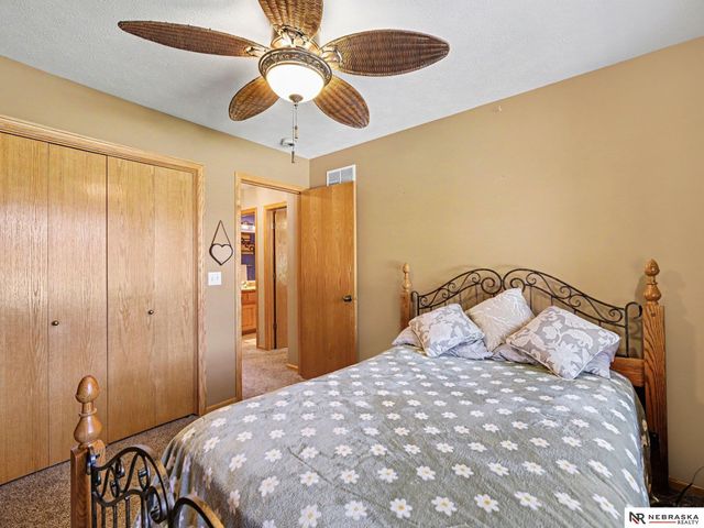 21984 Bobwhite Avenue, Gretna, NE 68028