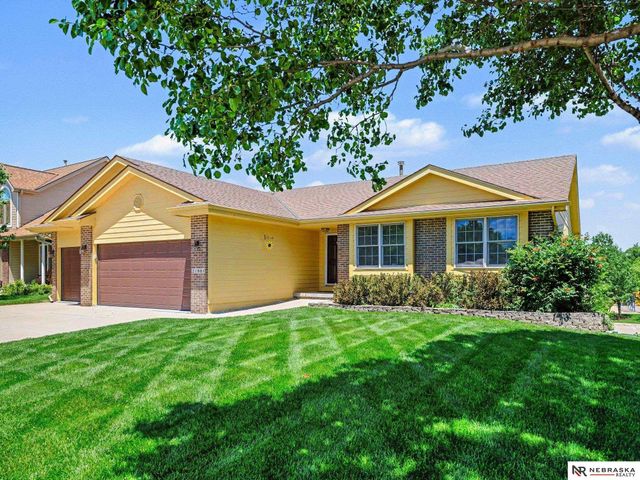 21984 Bobwhite Avenue, Gretna, NE 68028
