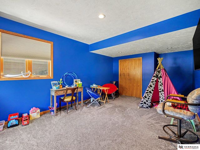 21984 Bobwhite Avenue, Gretna, NE 68028