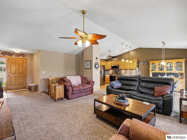 21984 Bobwhite Avenue, Gretna, NE 68028