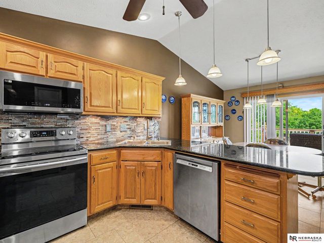 21984 Bobwhite Avenue, Gretna, NE 68028