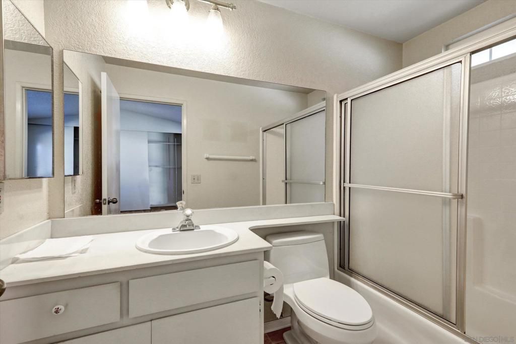 Image 10 of property listing at 10210 Palm Glen Drive 72, Santee, CA 92071