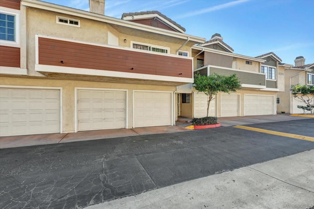 Image 16 of property listing at 10210 Palm Glen Drive 72, Santee, CA 92071