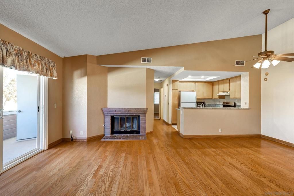 Image 3 of property listing at 10210 Palm Glen Drive 72, Santee, CA 92071