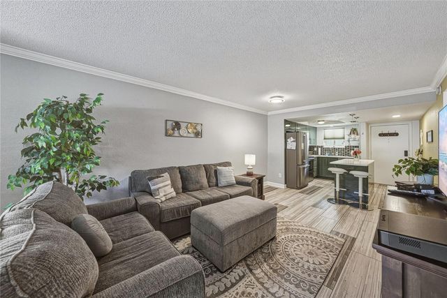 801 83RD AVENUE N 108, St Petersburg, FL 33702