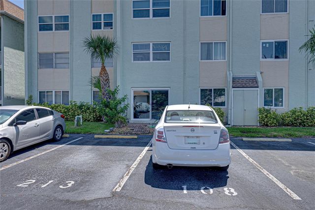 801 83RD AVENUE N 108, St Petersburg, FL 33702