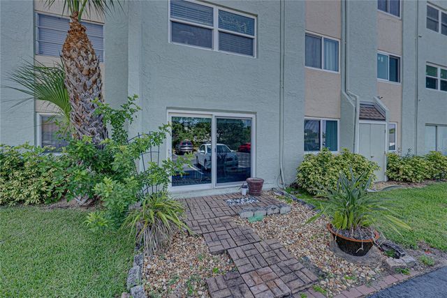 801 83RD AVENUE N 108, St Petersburg, FL 33702
