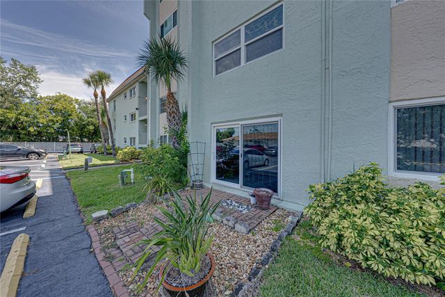 801 83RD AVENUE N 108, St Petersburg, FL 33702