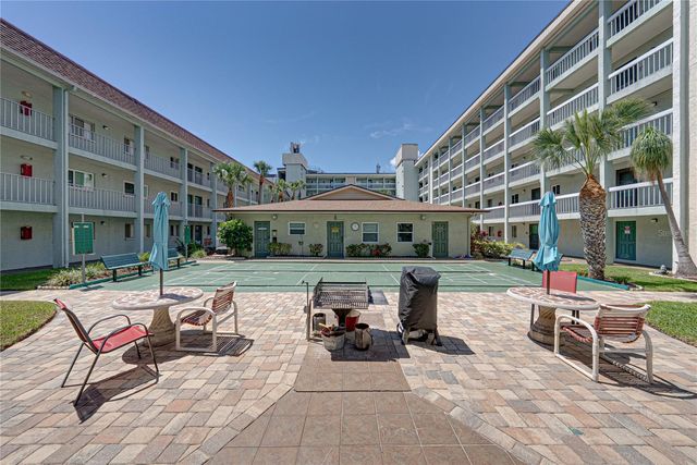 801 83RD AVENUE N 108, St Petersburg, FL 33702