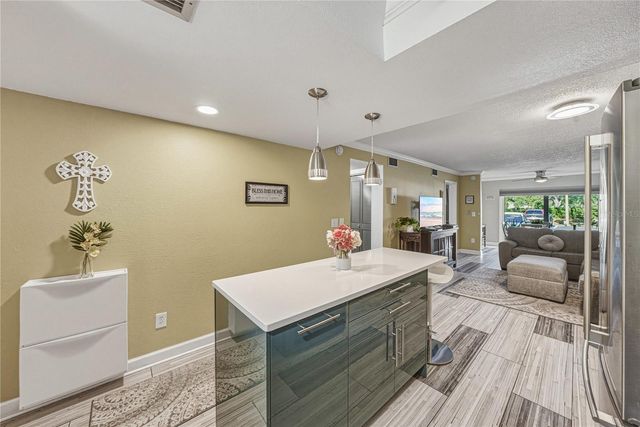 801 83RD AVENUE N 108, St Petersburg, FL 33702