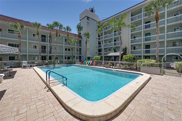 801 83RD AVENUE N 108, St Petersburg, FL 33702