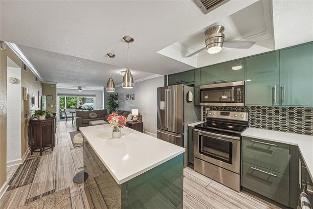 801 83RD AVENUE N 108, St Petersburg, FL 33702