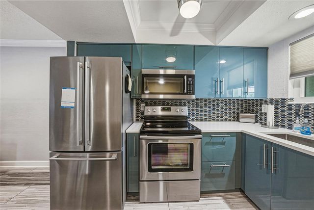 801 83RD AVENUE N 108, St Petersburg, FL 33702
