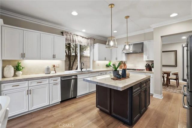 18692 Calera Drive, Huntington Beach, CA 92648